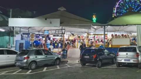 Foto demonstrativa de Feira do Luar em Caldas Novas: Artesanato e Gastronomia