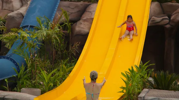 Foto demonstrativa de Criança de Colo no Water Park